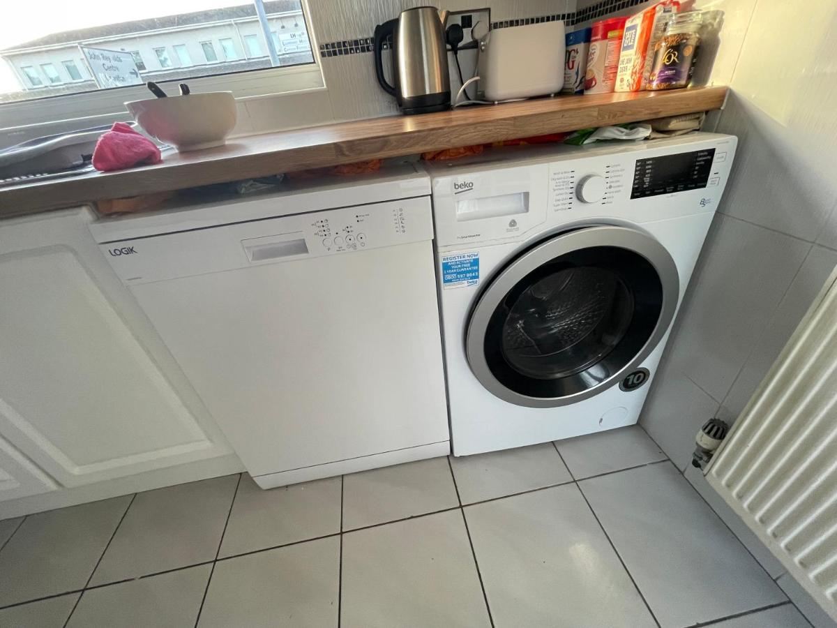 Holiday Home Cardiff City Sleeps 7 Exterior photo